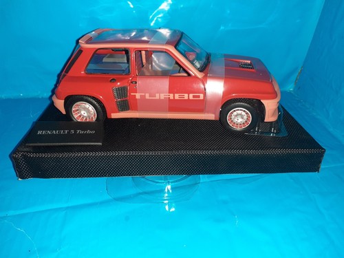 Renault 5 - 1:18,