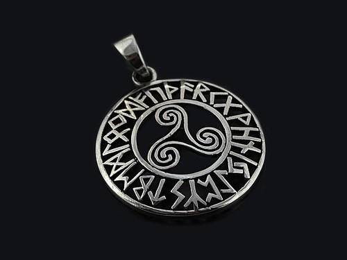 Triskele anhänger amulett - triskele,