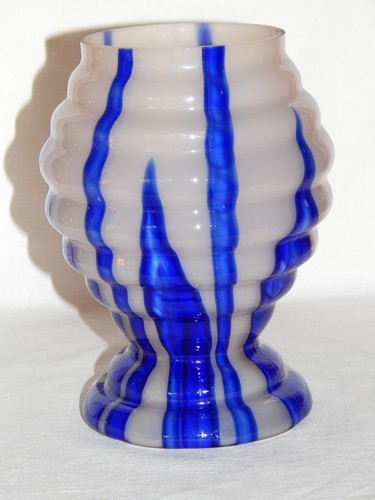 Bambus vase kralik - -,