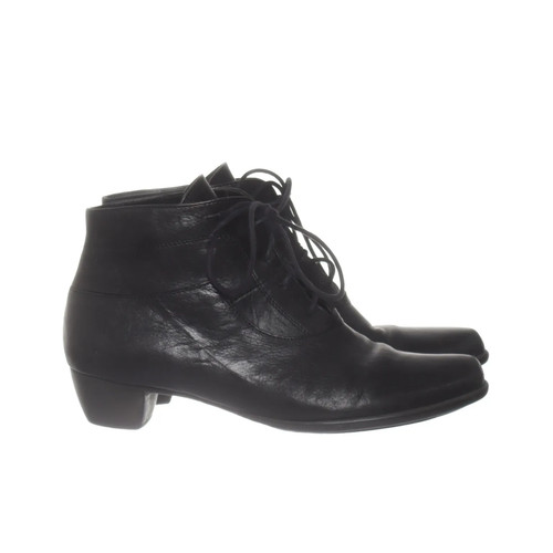 Think schnürstiefel - think!,,