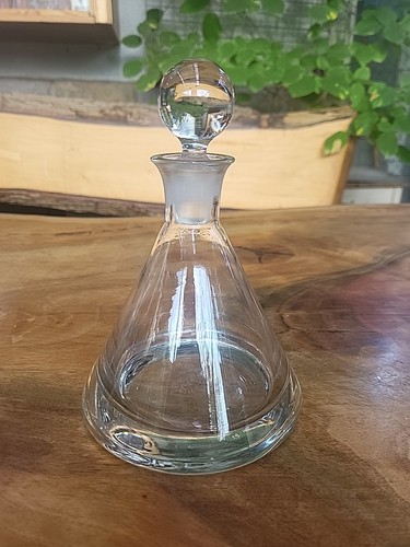 Vintage karaffe aus glas mit - karaffe,