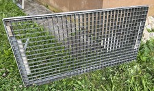 Lichtschacht Gitterrost 58x118, mit Zarge 60x120, mit Sicherung, Masche 33x33mm