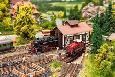 FALLER Gebäude-Bausatz 1:160/Spur N Segmentdrehscheibe mit Lokschuppen #222104