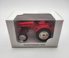 PORSCHE MUSEUM Schlepper Junior, 1:24, rot, Welly, Friktionsmotor, MAP02485018
