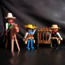 Playmobil - 2 Cowboys + Sheriff + Schrank mit 4 Gewehre + Pferd - 3304 - 3381