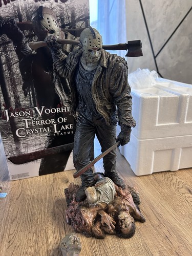 Jason voorhees statue - voorhees,