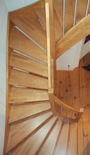 Treppe Massivholztreppe 1/2