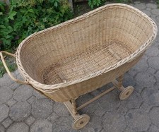 antiker Stubenwagen
