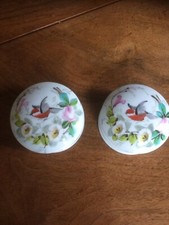 Zwei handbemalte chinesische