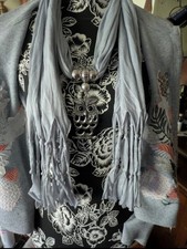 Schmuck-Schal Grau Schal mit