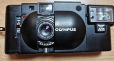 Olympus XA 35mm analoge Kompakt Kamera mit A11 Blitz und  Minolta-Tragetasche 