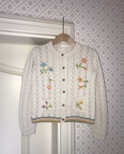Next England Strickjacke Cardigan 110 Lochmuster Häkel Blumen Mädchen