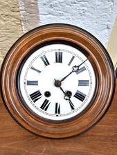 Antike deutsche Wanduhr im