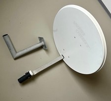 SATELLITEN-Schüssel WISI OA38G 80 cm mit Quad-LNB und Halterung
