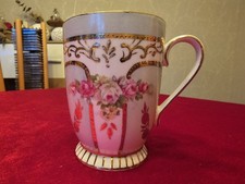 Antike Teetasse aus Porzellan  von Meander