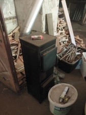 Werkstattofen für feste Brennstoffe mit Abgasrohren Leistung ca. 3.0 KW