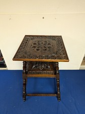 Alter Tisch Blumenhocker