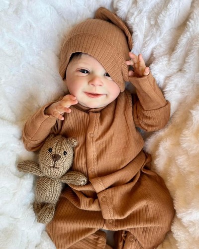 Realistische neugeborene baby - realistische,