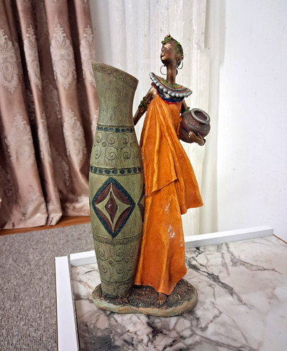 Skulptur afrikanische frau mit - frau,