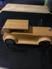 Holzauto Oldtimer