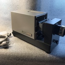 Leica Leitz Projektor Prado Universal mit Colorplan 2,5/90 mm