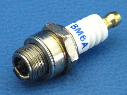 Zündkerze aus fuxtec 4in1 - zündkerze,