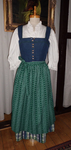 Sportalm kitzbühel dirndl - kitzbühel,
