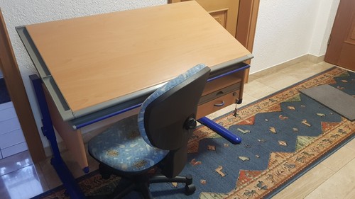 Jugendschreibtisch mit