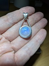 Regenbogen Mondstein Anhänger