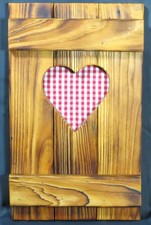 Fensterladen mit Herz