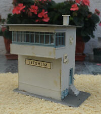 Hersteller unbekannt   (Spur H0)  Stellwerk / Blockstelle - fertig gebaut