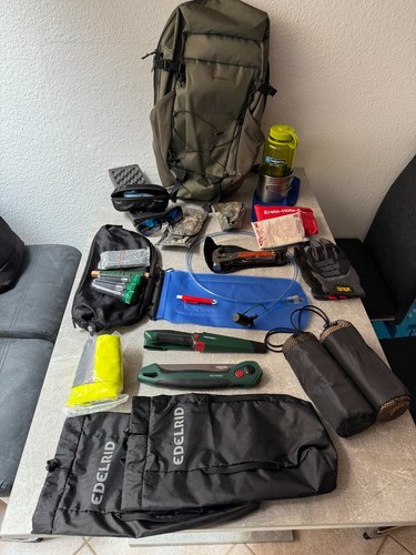 Bushcraft trekking outdoor - trekking,