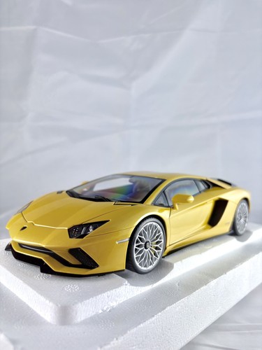 Lamborghini aventador gelb - lamborghini,