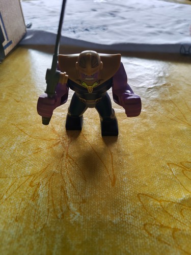 Original lego firgur thanos - lego,