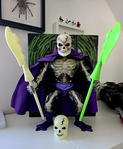 Mondo scare glow masters - glow, –