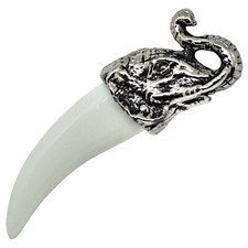 Anhänger Elefantenkopf auf Stoßzahn aus "ELFENBEIN"-farbenem Kunststoff