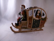 Villeroy Boch Weihnachten Toys Kutsche mit Weihnachtsmann Elfen für Teelicht