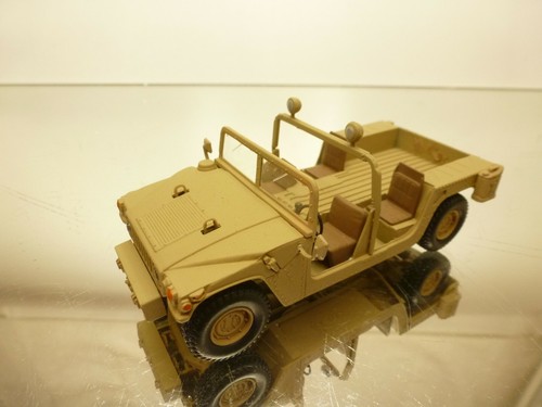 Victoria hummer humvee - victoria, army