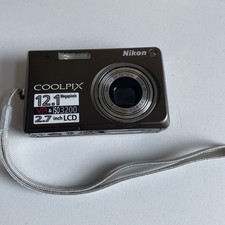 Nikon COOLPIX S700 12, 1 MP