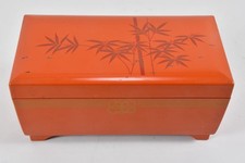 C26B01- Japan Vintage Love Story Lack Schmuck Schatulle mit Spieluhr gemarkt 