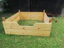 Liebevoll selbstgebaute Wurfbox Welpenbox aus heimischen Kiefernholz