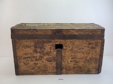 Schatztruhe Truhe Kiste um