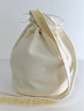 Cremefarbener pompadour beutel - cremefarbener,