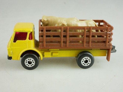 Dodge cattle truck yellow - 71-c,