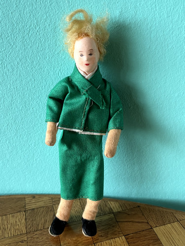 Frau erna meyer - frau, püppchen