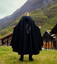 Wikinger Umhang mit Wolfsstickerei Schwarz "Alpha" Mittelalterkleidung Kostüm