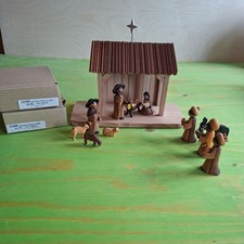 Ulmik Krippefiguren mit Stall