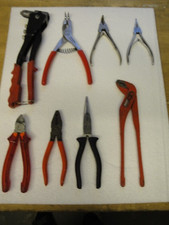 Qualitäts-Zangensortiment aus ehemaligem Monteurbestand, 8-teilig