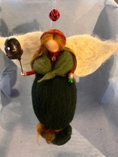 Nadelgefilzter Weihnachtsengel