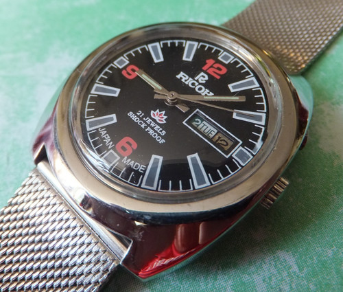 Black dial 37mm - black,
